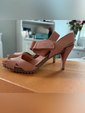 NEW Pedro Garcia Dusty Rose / Peach Suede Leather Heels Sandals Spain 38